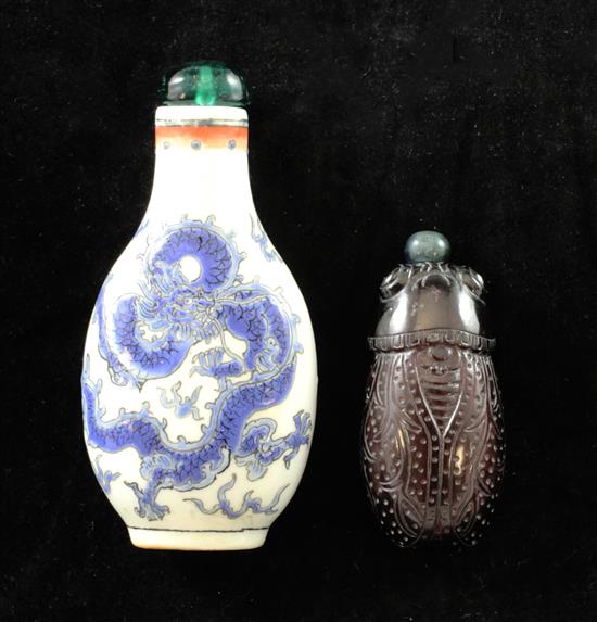 Two Chinese snuff bottles